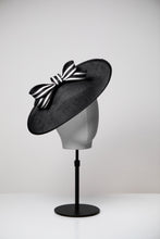 Load image into Gallery viewer, Rose &amp; Large Saucer Fascinator