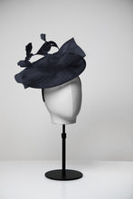 Load image into Gallery viewer, Poppy &amp; Medium Saucer Fascinator