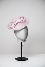 Load image into Gallery viewer, Rose &amp; Medium Saucer Fascinator