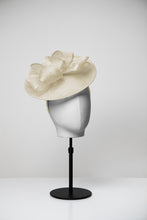 Load image into Gallery viewer, Lucy &amp; Medium Saucer Fascinator