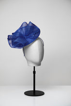 Load image into Gallery viewer, Tilly &amp; Small Saucer Fascinator