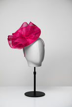 Load image into Gallery viewer, Tilly &amp; Small Saucer Fascinator