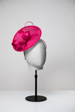 Load image into Gallery viewer, Jenny &amp; Small Saucer Fascinator