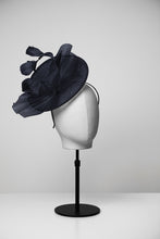 Load image into Gallery viewer, Poppy &amp; Small Saucer Fascinator