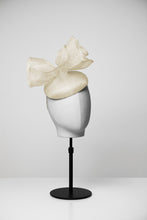 Load image into Gallery viewer, Tilly &amp; Button Fascinator