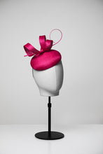 Load image into Gallery viewer, Jenny &amp; Button Fascinator