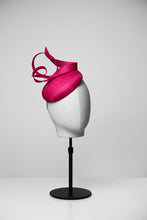 Load image into Gallery viewer, Ella &amp; Button Base Fascinator